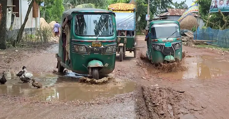 হবিগঞ্জে ভাঙা সড়ক